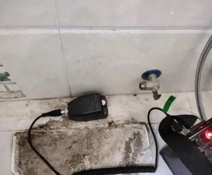 鞍山市屋顶漏水维修公司分享下卫生间漏水的危害及解决方法